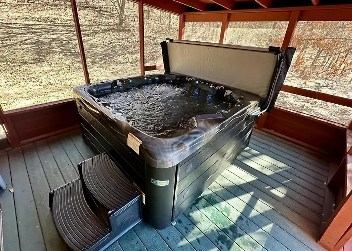 Holiday home Luxury Log W Hot Tub Near