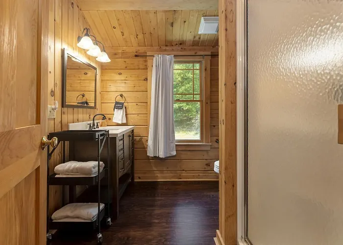 Holiday home Luxury Log W Hot Tub Near *